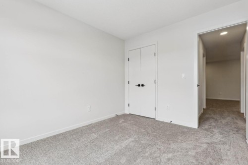 404 30 Street, Edmonton, AB - Indoor Photo Showing Other Room