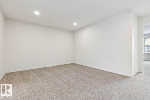 404 30 Street, Edmonton, AB - Indoor Photo Showing Other Room