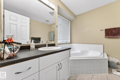 12942 160A Avenue, Edmonton, AB 
