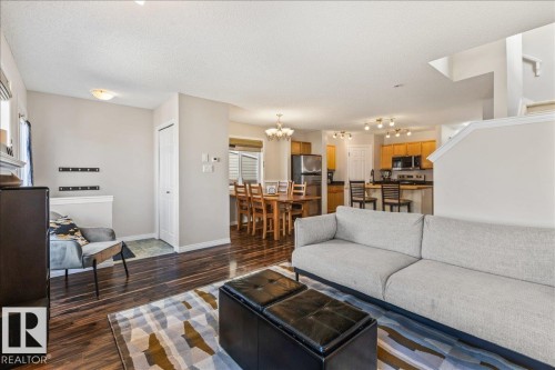 9310 Simpson Drive, Edmonton, AB - Indoor Photo Showing Living Room