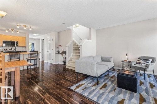 9310 Simpson Drive, Edmonton, AB - Indoor Photo Showing Other Room