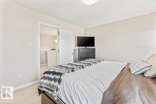 9310 Simpson Drive, Edmonton, AB - Indoor Photo Showing Bedroom