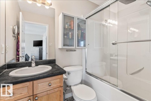 9310 Simpson Drive, Edmonton, AB - Indoor Photo Showing Bathroom