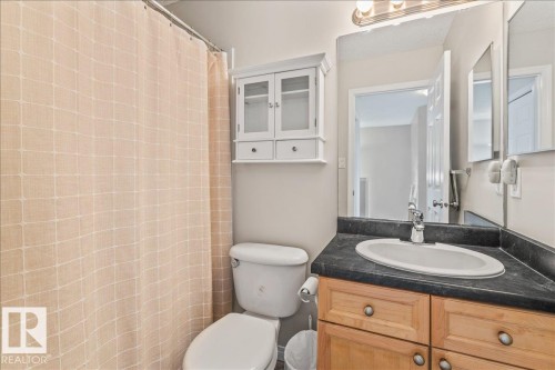9310 Simpson Drive, Edmonton, AB - Indoor Photo Showing Bathroom