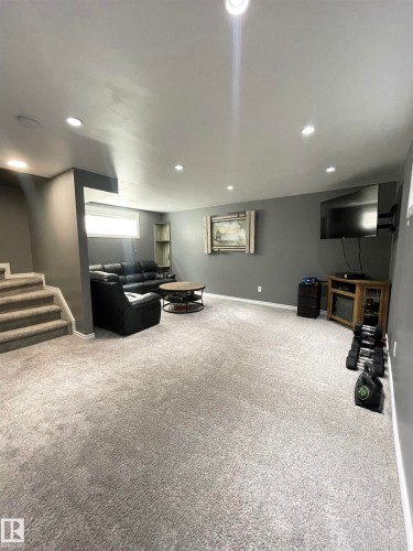 9310 Simpson Drive, Edmonton, AB - Indoor