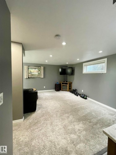 9310 Simpson Drive, Edmonton, AB - Indoor Photo Showing Basement
