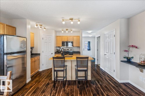 9310 Simpson Drive, Edmonton, AB - Indoor Photo Showing Kitchen
