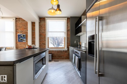 203 10141 95 Street, Edmonton, AB - Indoor Photo Showing Kitchen