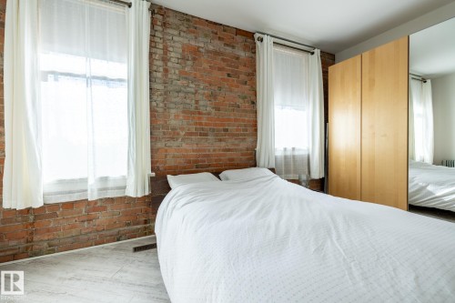 203 10141 95 Street, Edmonton, AB - Indoor Photo Showing Bedroom