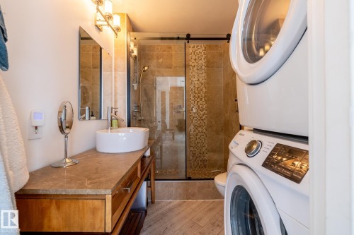 203 10141 95 Street, Edmonton, AB - Indoor Photo Showing Laundry Room