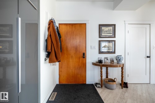 203 10141 95 Street, Edmonton, AB - Indoor Photo Showing Other Room