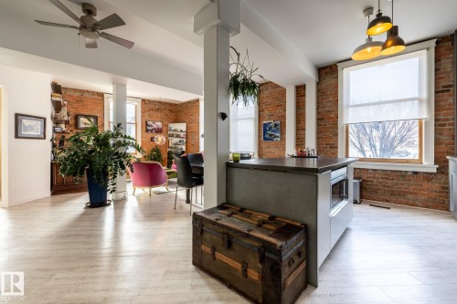 203 10141 95 Street, Edmonton, AB - Indoor