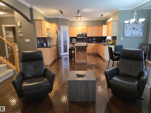 1668 Glastonbury Boulevard, Edmonton, AB - Indoor