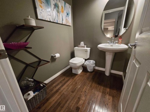 1668 Glastonbury Boulevard, Edmonton, AB - Indoor Photo Showing Bathroom