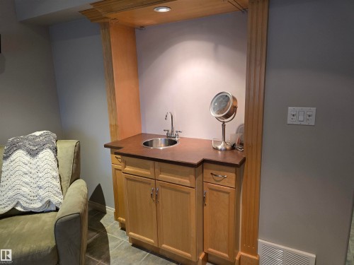 1668 Glastonbury Boulevard, Edmonton, AB - Indoor