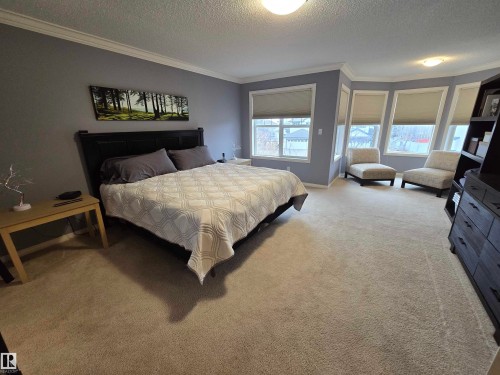 1668 Glastonbury Boulevard, Edmonton, AB - Indoor Photo Showing Bedroom