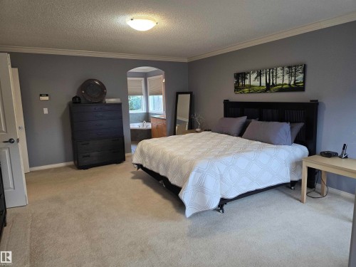 1668 Glastonbury Boulevard, Edmonton, AB - Indoor Photo Showing Bedroom