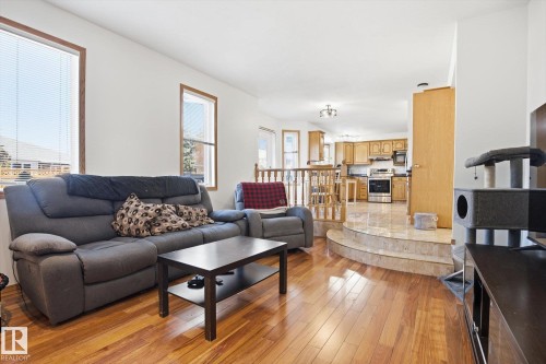 7220 157 Avenue, Edmonton, AB - Indoor Photo Showing Living Room