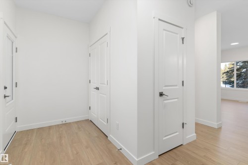 4015 207 Street, Edmonton, AB - Indoor Photo Showing Other Room