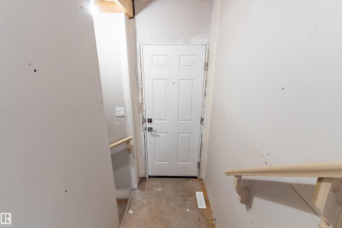 4015 207 Street, Edmonton, AB - Indoor Photo Showing Other Room