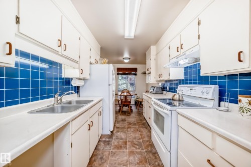 48 Grandin Village, St. Albert, AB 