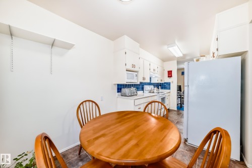 48 Grandin Village, St. Albert, AB 