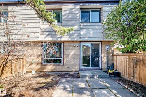 48 Grandin Village, St. Albert, AB 