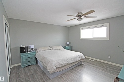 5347 36 Ave, Wetaskiwin, AB - Indoor Photo Showing Bedroom