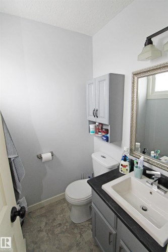 5347 36 Ave, Wetaskiwin, AB - Indoor Photo Showing Bathroom