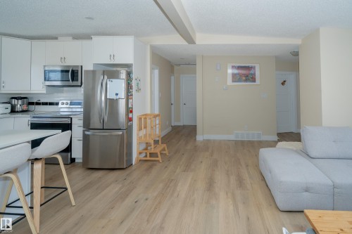 7807 132 Avenue, Edmonton, AB - Indoor Photo Showing Kitchen
