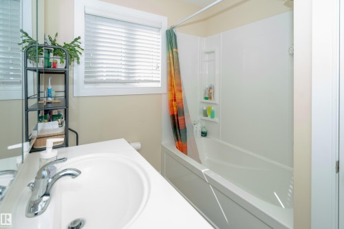 7807 132 Avenue, Edmonton, AB - Indoor Photo Showing Bathroom