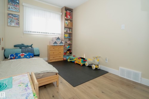 7807 132 Avenue, Edmonton, AB - Indoor