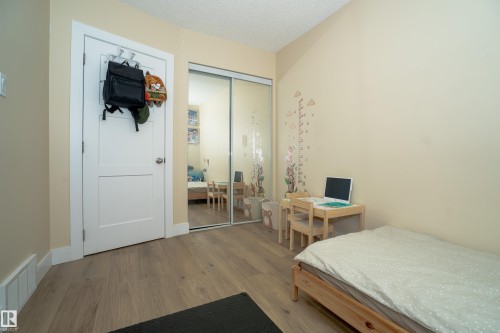 7807 132 Avenue, Edmonton, AB - Indoor