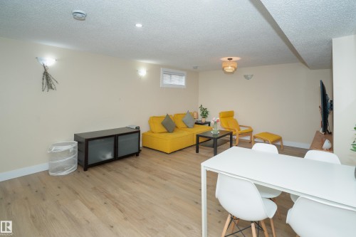 7807 132 Avenue, Edmonton, AB - Indoor