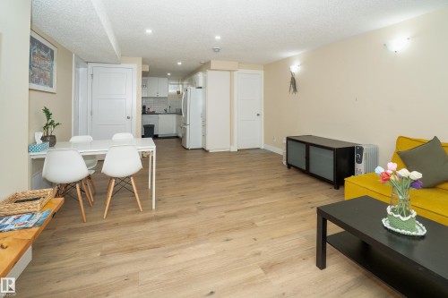 7807 132 Avenue, Edmonton, AB - Indoor