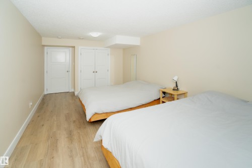 7807 132 Avenue, Edmonton, AB - Indoor Photo Showing Bedroom