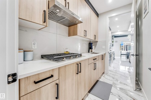 3729 42 Avenue, Beaumont, AB - Indoor Photo Showing Kitchen With Upgraded Kitchen