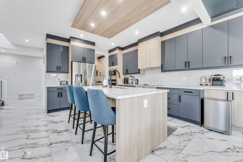 3729 42 Avenue, Beaumont, AB - Indoor Photo Showing Kitchen With Upgraded Kitchen