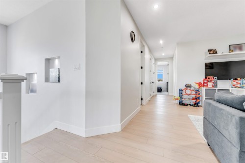 3729 42 Avenue, Beaumont, AB - Indoor Photo Showing Other Room