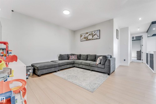 3729 42 Avenue, Beaumont, AB - Indoor Photo Showing Living Room