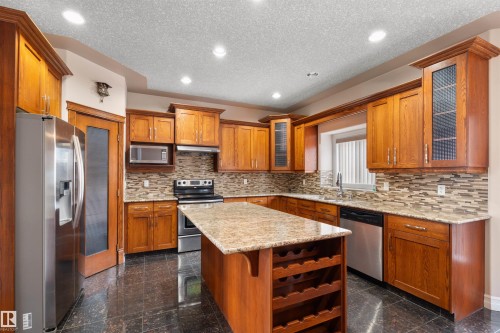 9203 160 Avenue, Edmonton, AB - Indoor Photo Showing Kitchen