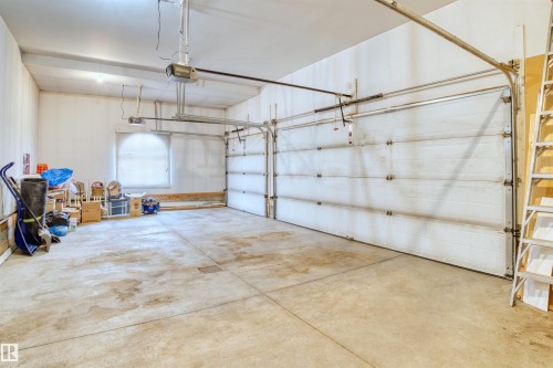 9203 160 Avenue, Edmonton, AB - Indoor Photo Showing Garage