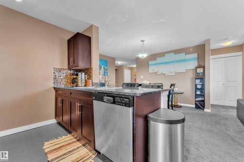 424 18126 77 Street, Edmonton, AB - Indoor Photo Showing Kitchen