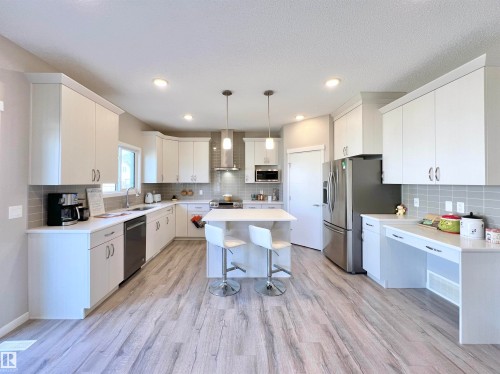 17828 9 Avenue, Edmonton, AB - Indoor Photo Showing Kitchen With Double Sink With Upgraded Kitchen
