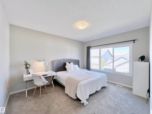 17828 9 Avenue, Edmonton, AB - Indoor Photo Showing Bedroom