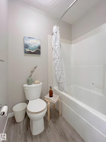 17828 9 Avenue, Edmonton, AB - Indoor Photo Showing Bathroom