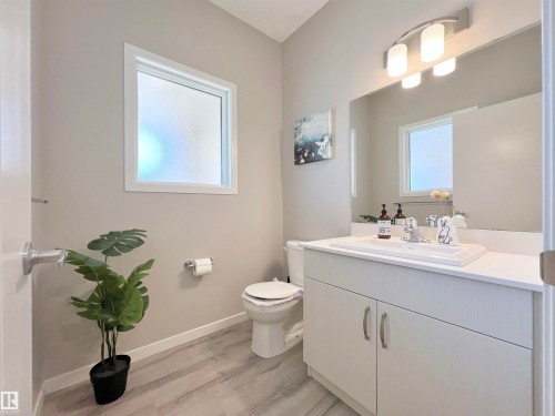 17828 9 Avenue, Edmonton, AB - Indoor Photo Showing Bathroom