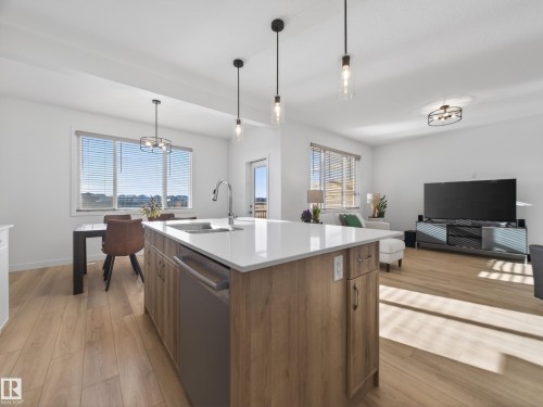 216 Caledon Crescent, Spruce Grove, AB - Indoor Photo Showing Kitchen