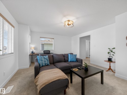 216 Caledon Crescent, Spruce Grove, AB - Indoor Photo Showing Living Room