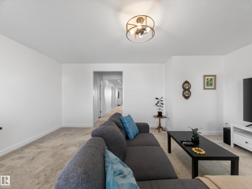 216 Caledon Crescent, Spruce Grove, AB - Indoor Photo Showing Other Room